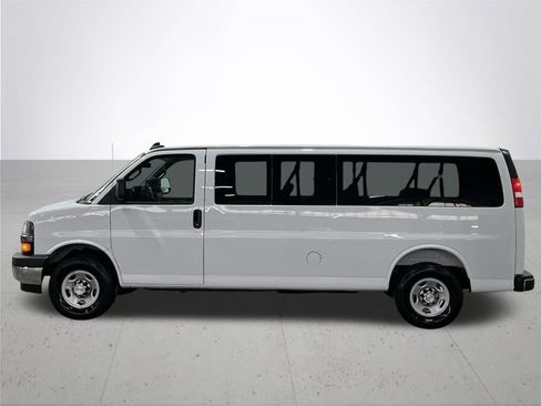 Used 2025 Chevrolet Express 3500 LT w/ LT Preferred Equipment Group RWD image 15