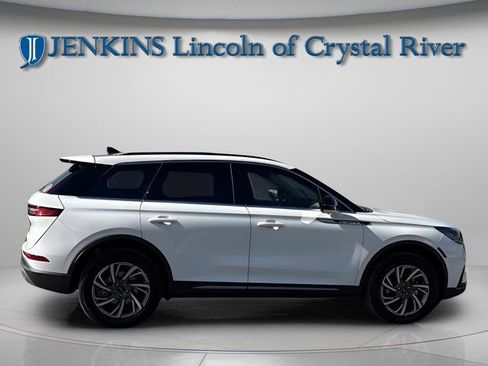 New 2026 Lincoln Corsair Premiere image 2