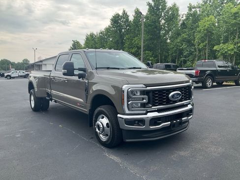 New 2026 Ford F350 Lariat AWD/4WD image 3