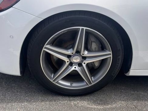 Used 2017 Mercedes-Benz E 400 4MATIC Wagon image 11