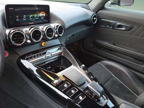 Used 2020 Mercedes-Benz AMG GT R image 29