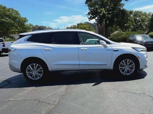 Certified 2023 Buick Enclave Essence w/ Experience Buick Package FWD image 9