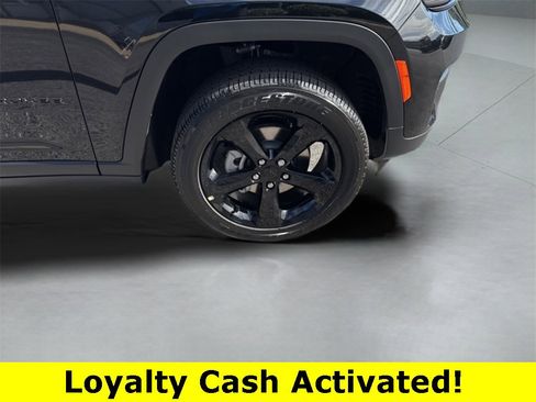 New 2025 Jeep Grand Cherokee Laredo image 27