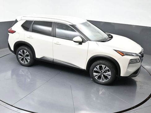 Used 2023 Nissan Rogue SV image 40