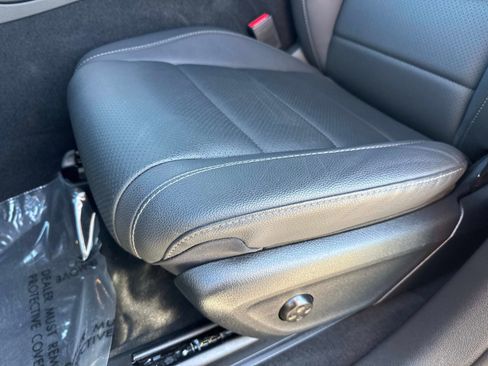 Used 2025 Mercedes-Benz GLE 350 4MATIC image 18