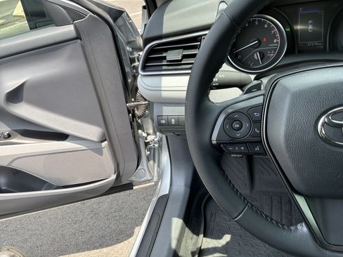 Used 2023 Toyota Camry SE w/ Convenience Package FWD image 19