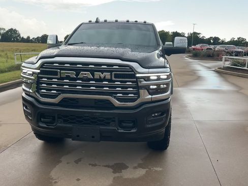 Used 2026 RAM 2500 Limited AWD/4WD image 4