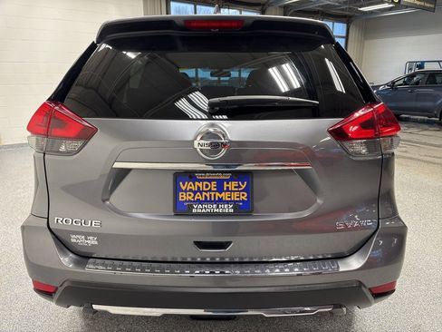 Used 2018 Nissan Rogue SV image 6