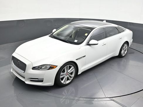 Used 2016 Jaguar XJ L Portfolio RWD image 15