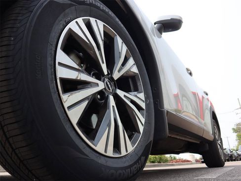 Certified 2022 Nissan Rogue SV image 11