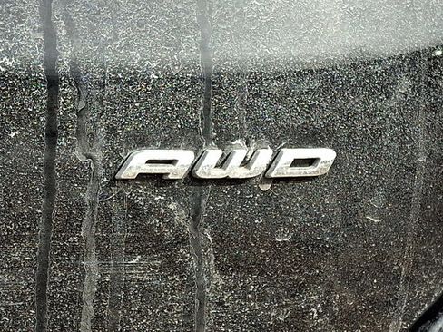 Used 2024 Ford Edge SEL w/ Convenience Package image 9