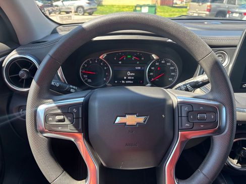 Used 2025 Chevrolet Blazer LT image 33