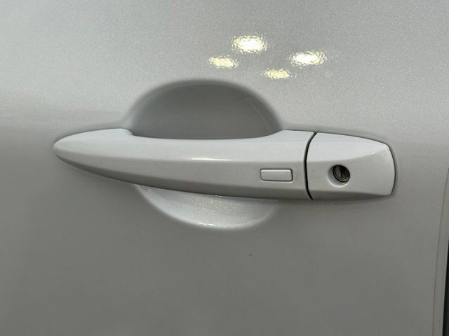 Certified 2025 Nissan Rogue SV AWD/4WD image 11