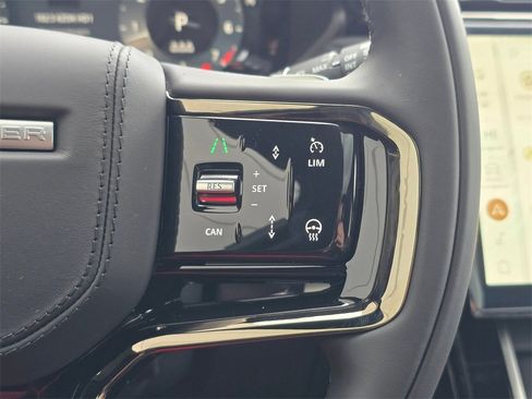 New 2026 Land Rover Range Rover Velar Dynamic SE image 19