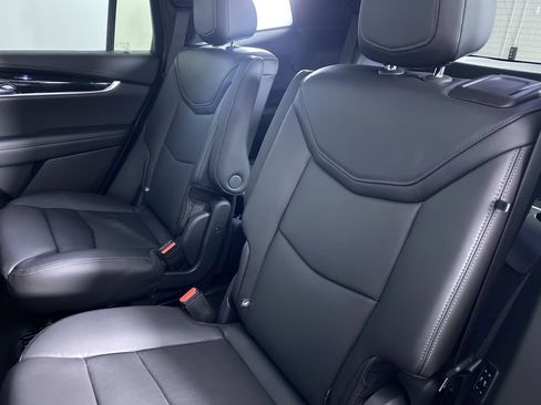 Used 2020 Cadillac XT6 Premium Luxury image 14