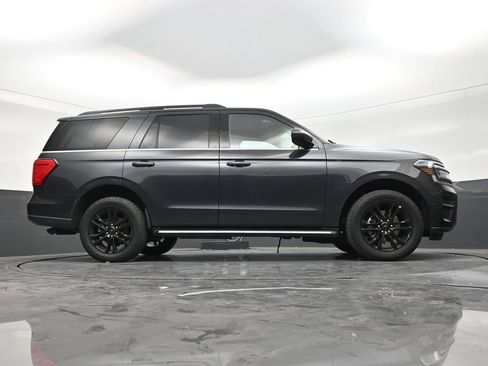Used 2023 Ford Expedition XLT RWD image 25