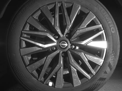 Used 2025 Nissan Altima 2.5 SV image 14