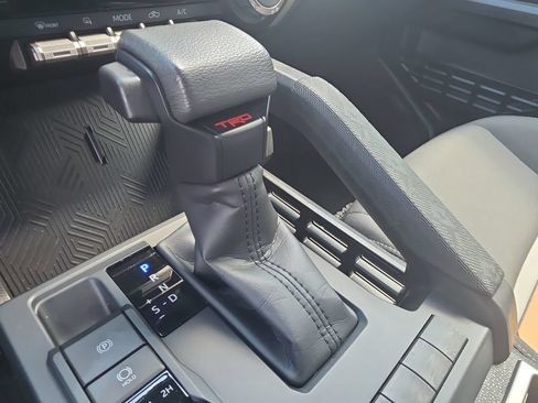 Used 2025 Toyota Tacoma TRD Sport AWD/4WD image 25
