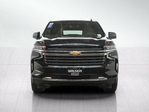 Used 2023 Chevrolet Suburban LT w/ Luxury Package AWD/4WD image 8