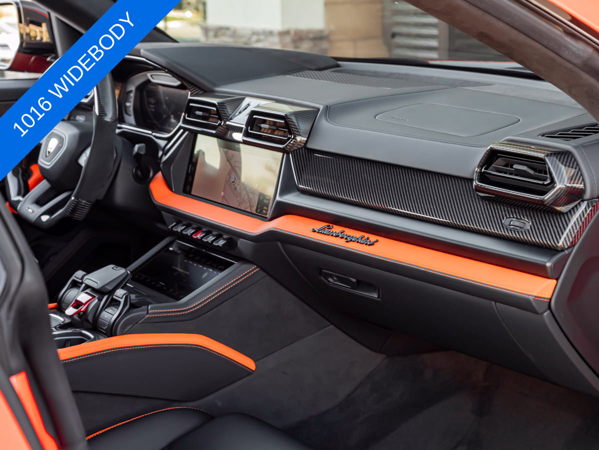 Used 2025 Lamborghini Urus SE AWD/4WD image 33