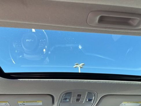 Used 2022 Kia Niro Touring Special Edition image 29