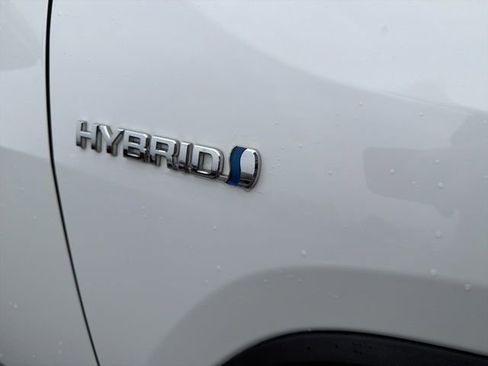 Used 2021 Toyota RAV4 XLE w/ XLE Grade Weather Package image 4