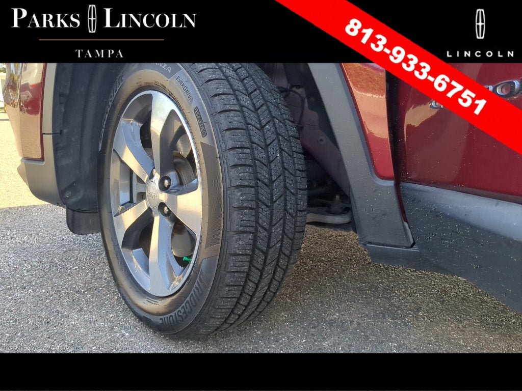 Used 2019 Jeep Cherokee Limited w/ Technology Group AWD/4WD image 36