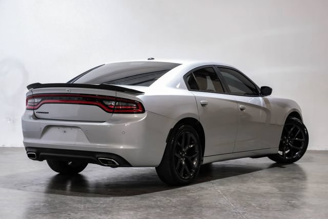 Used 2021 Dodge Charger SXT w/ Blacktop Package RWD image 10