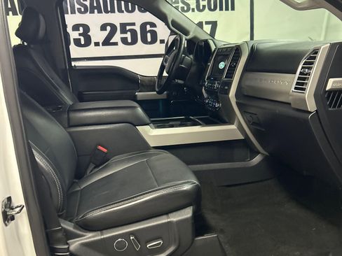 Used 2017 Ford F250 Lariat w/ Lariat Ultimate Package AWD/4WD image 13