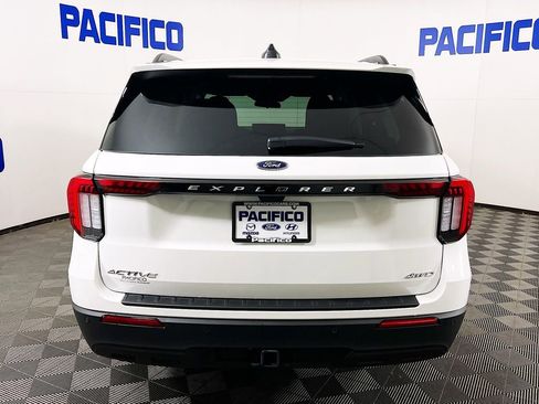 Used 2025 Ford Explorer Active image 8