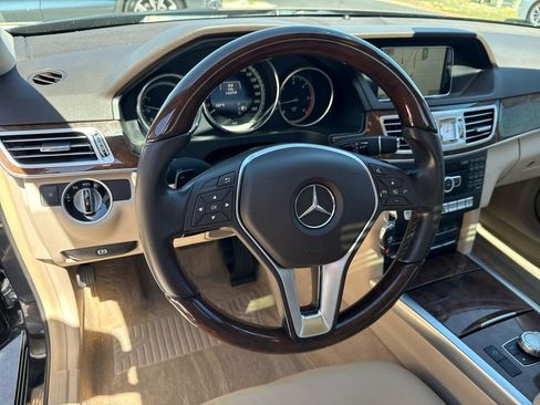 Used 2014 Mercedes-Benz E 250 BlueTEC 4MATIC Sedan image 31