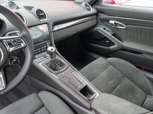 Used 2025 Porsche 718 Cayman GTS RWD image 17