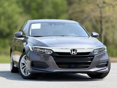 Used 2018 Honda Accord LX image 4