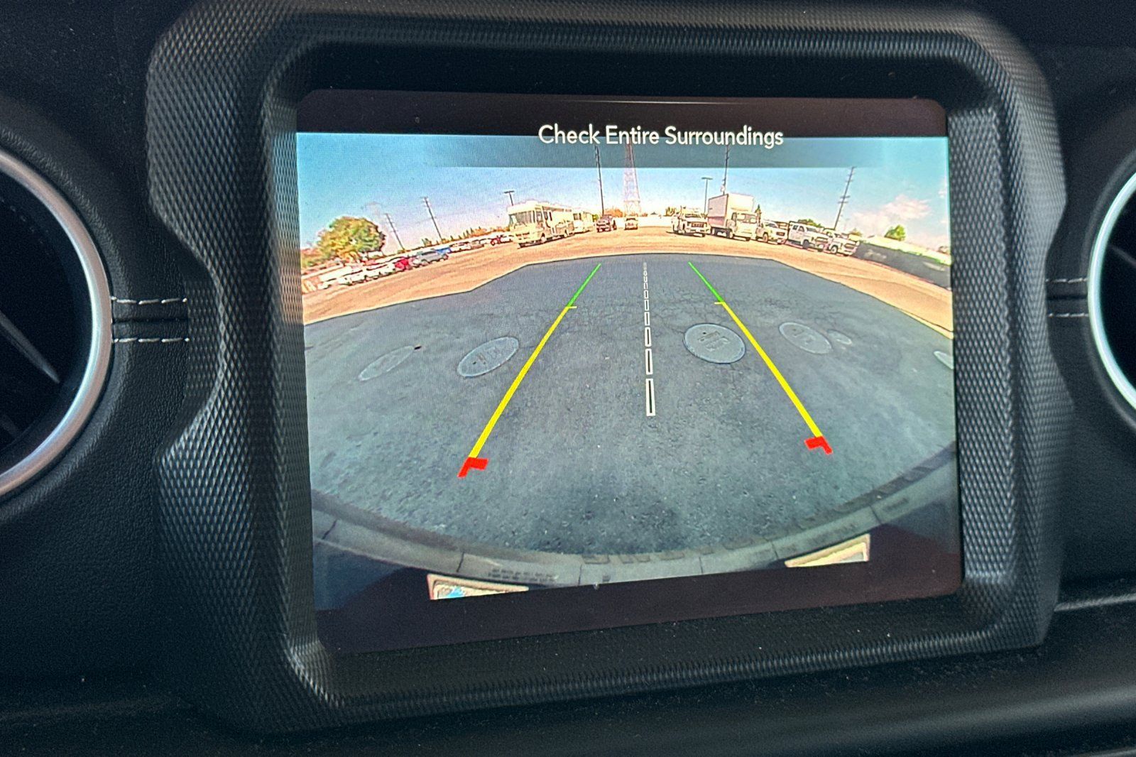 Used 2023 Jeep Wrangler Unlimited Sahara AWD/4WD image 26