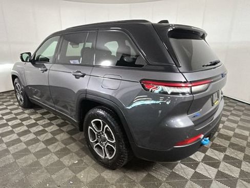 Used 2023 Jeep Grand Cherokee Trailhawk AWD/4WD image 4