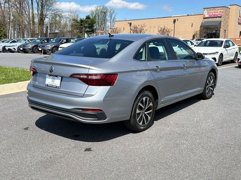 Used 2024 Volkswagen Jetta S image 9