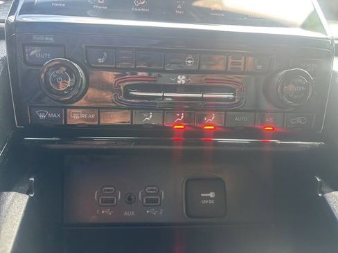 Certified 2023 Jeep Grand Cherokee Limited image 25