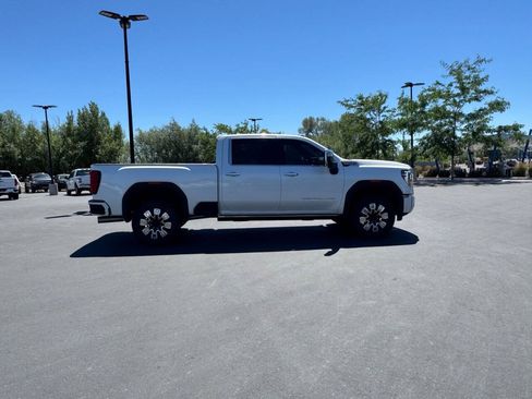 Used 2025 GMC Sierra 3500 Denali w/ Denali Reserve Package AWD/4WD image 8