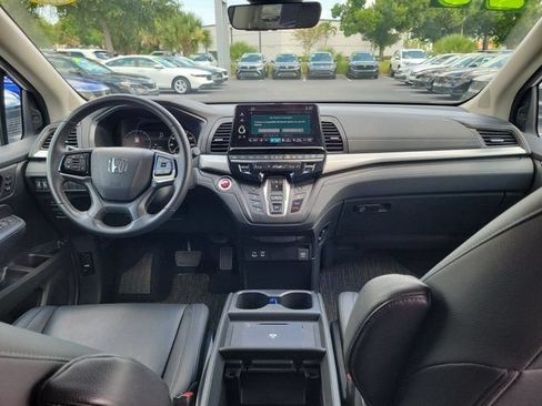 Certified 2025 Honda Odyssey EX-L image 2