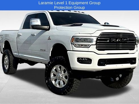 Used 2024 RAM 2500 Laramie w/ Sport Appearance Package AWD/4WD image 3