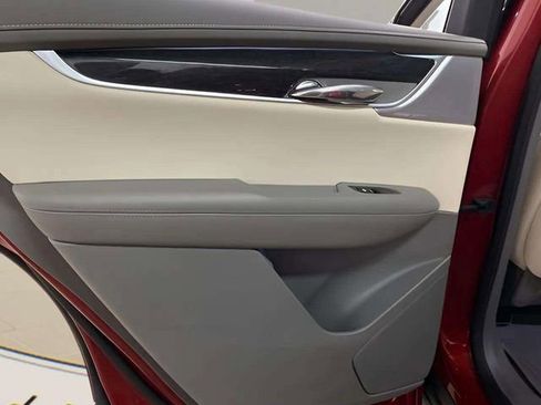 Used 2023 Cadillac XT6 Premium Luxury w/ Technology Package AWD/4WD image 46