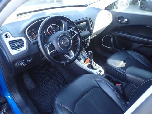Used 2019 Jeep Compass Latitude w/ Popular Equipment Group AWD/4WD image 9