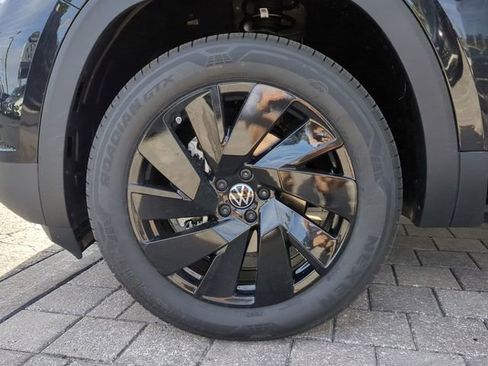 New 2026 Volkswagen Atlas SE image 34