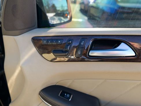 Used 2013 Mercedes-Benz GL 450 4MATIC image 46