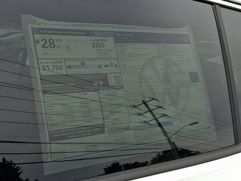 New 2026 Volkswagen Tiguan SE FWD image 19