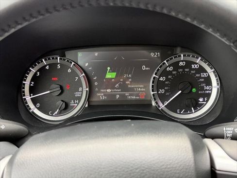 Certified 2024 Toyota Highlander XLE AWD/4WD image 27