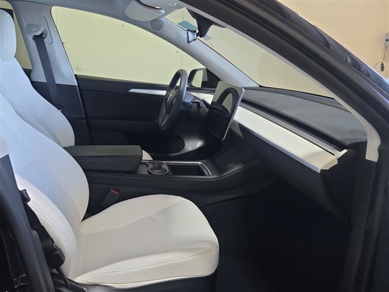 Used 2023 Tesla Model Y Long Range AWD/4WD image 4