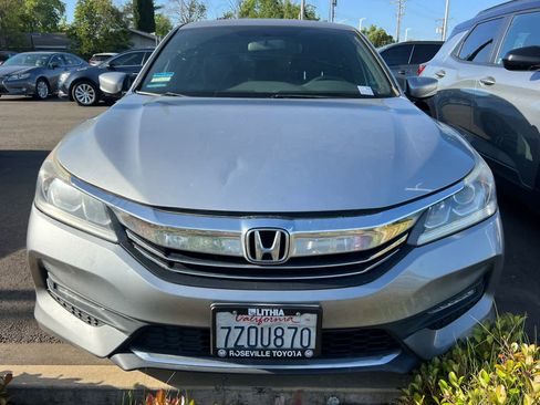 Used 2017 Honda Accord Sport image 2