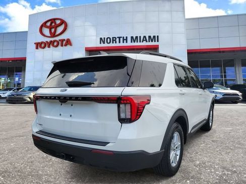 Used 2025 Ford Explorer Active RWD image 4
