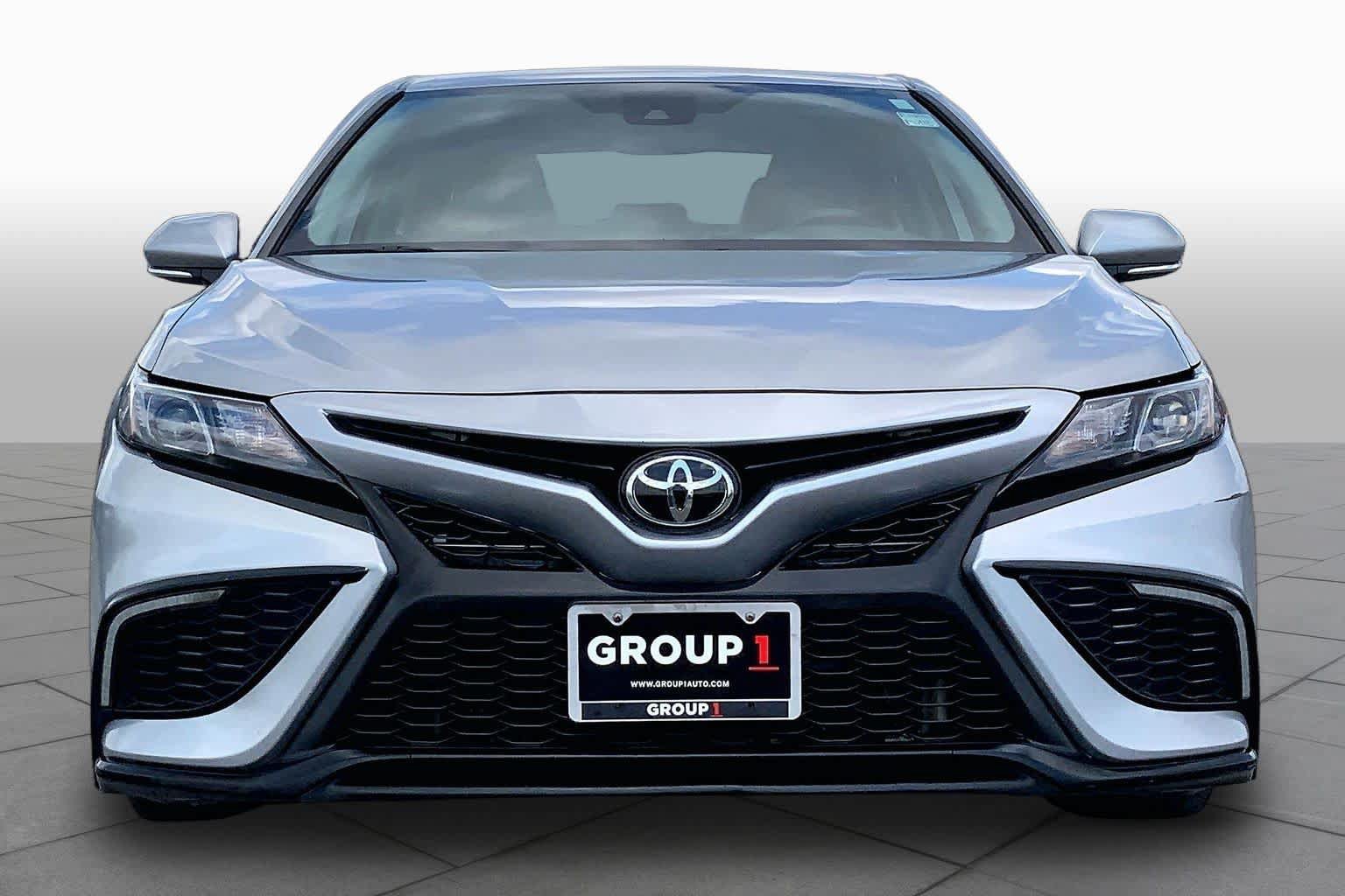 Used 2024 Toyota Camry SE FWD image 3